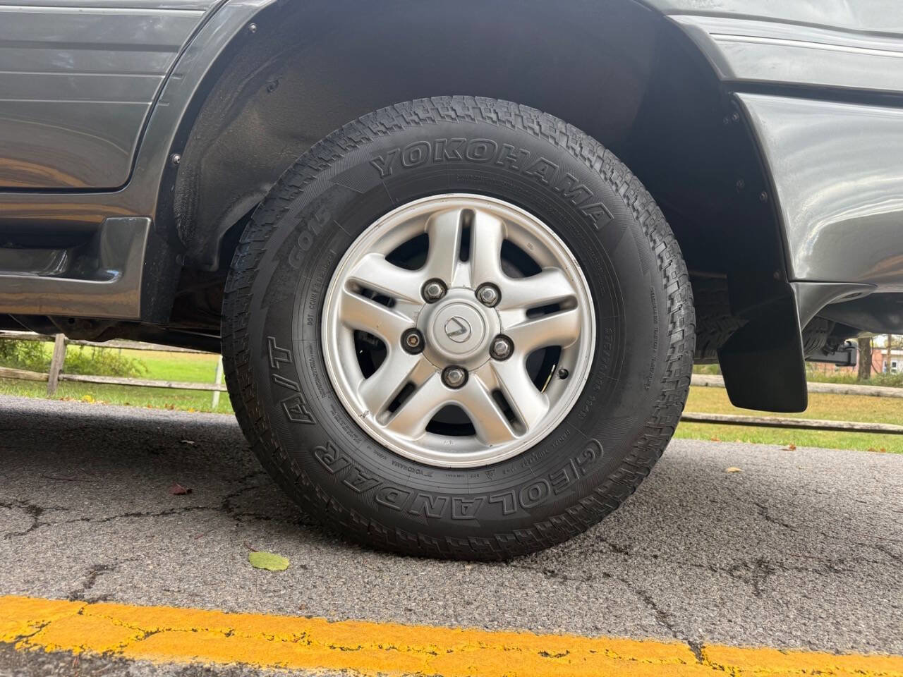 Used 2000 Lexus LX 470 4WD image 27