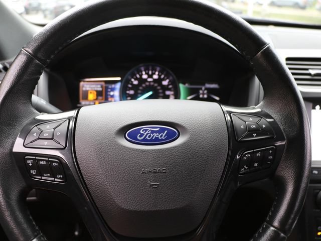 Used 2017 Ford Explorer XLT w/ Equipment Group 202A AWD/4WD image 24