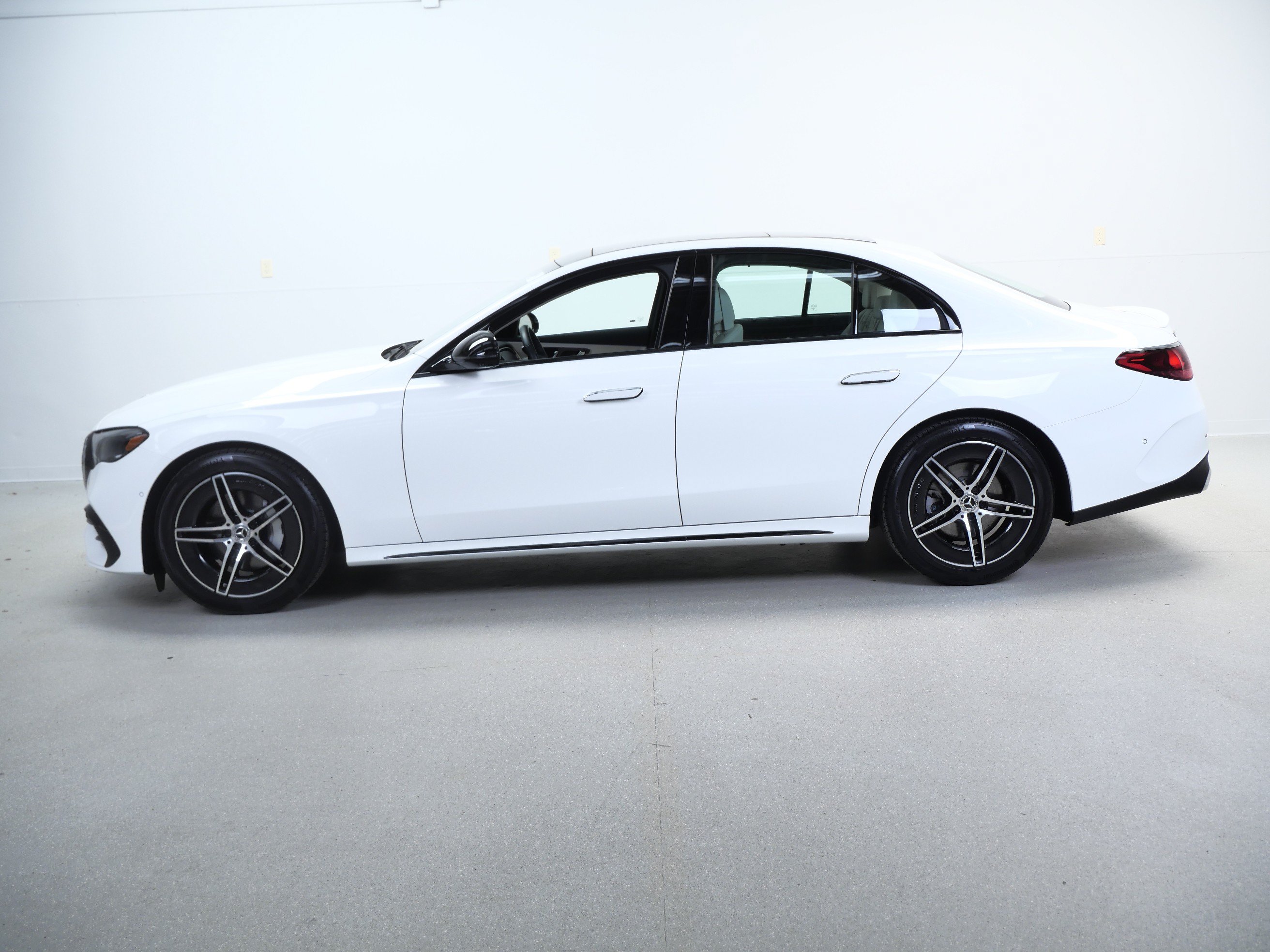 Certified 2026 Mercedes-Benz E 350 4MATIC Sedan image 10