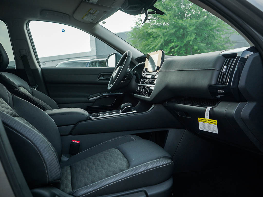 New 2025 Nissan Pathfinder SV image 11