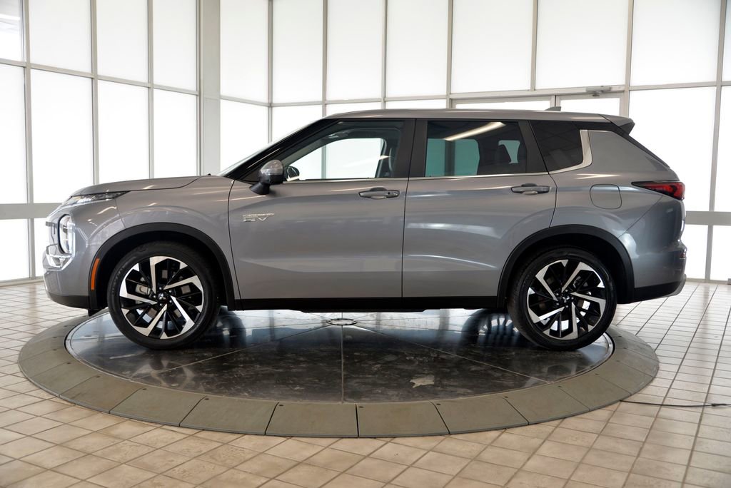 Used 2023 Mitsubishi Outlander SE image 5
