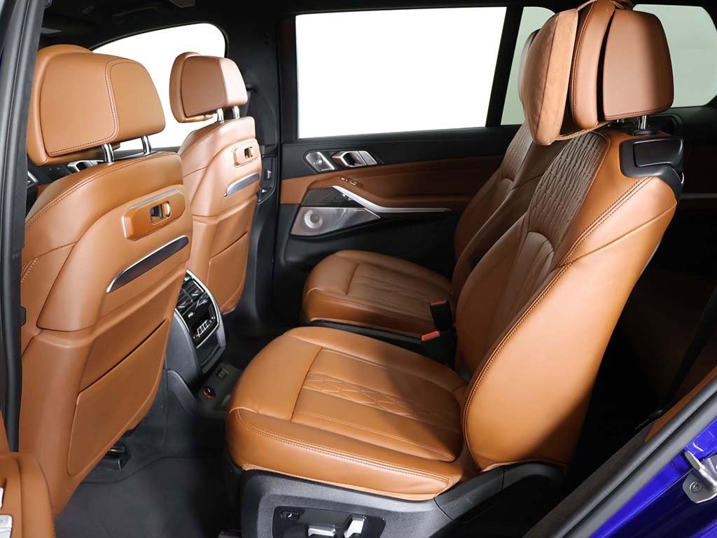 Used 2024 BMW X7 M60i w/ Executive Package image 42