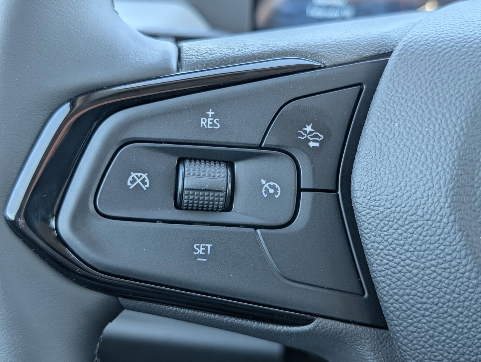 New 2027 Chevrolet Bolt LT w/ Comfort Package image 16