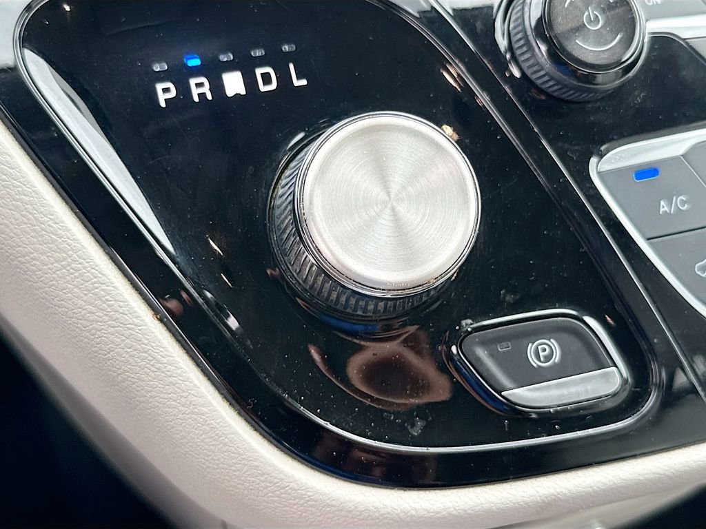 Used 2020 Chrysler Pacifica Touring-L w/ Advanced Safetytec Group image 18