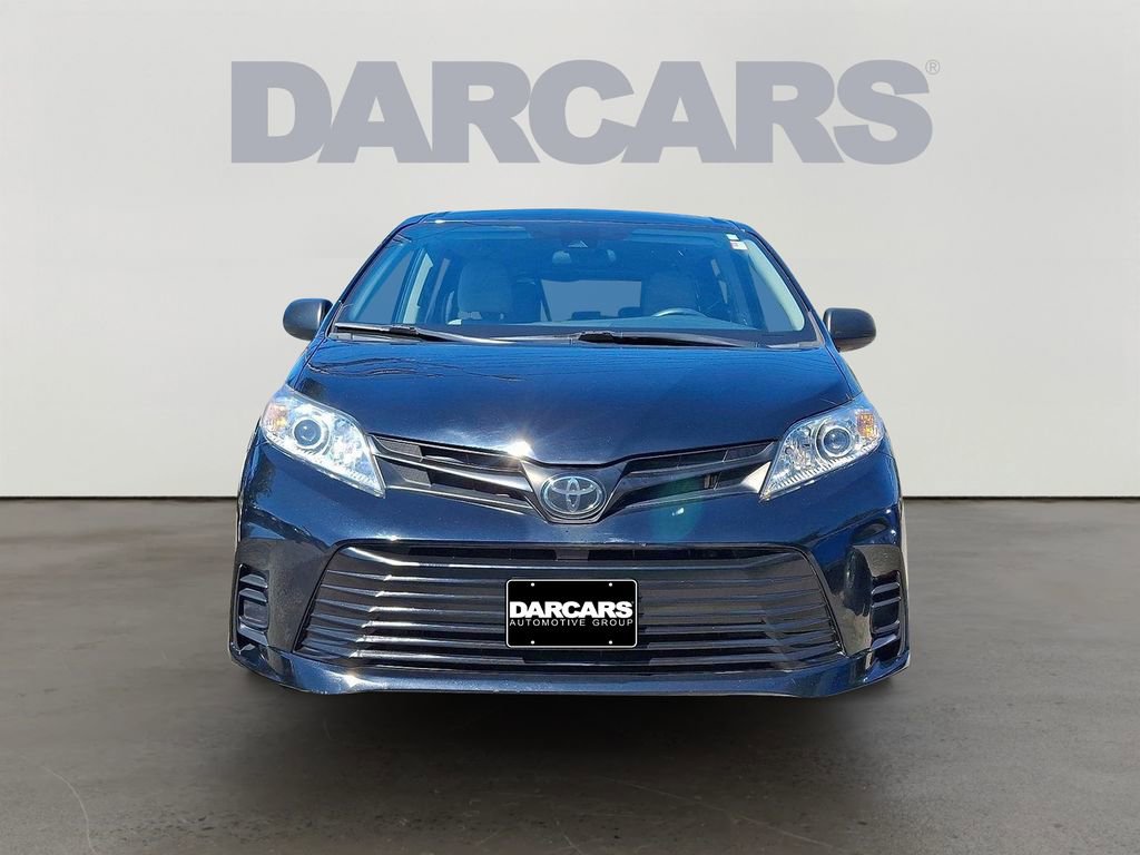Used 2020 Toyota Sienna L image 2