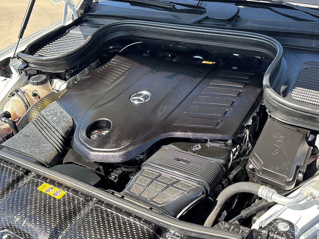 Used 2025 Mercedes-Benz GLS 450 4MATIC image 28