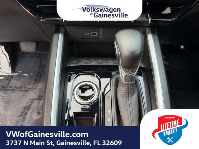 Used 2024 Chevrolet Colorado LT w/ LT Convenience Package AWD/4WD image 24