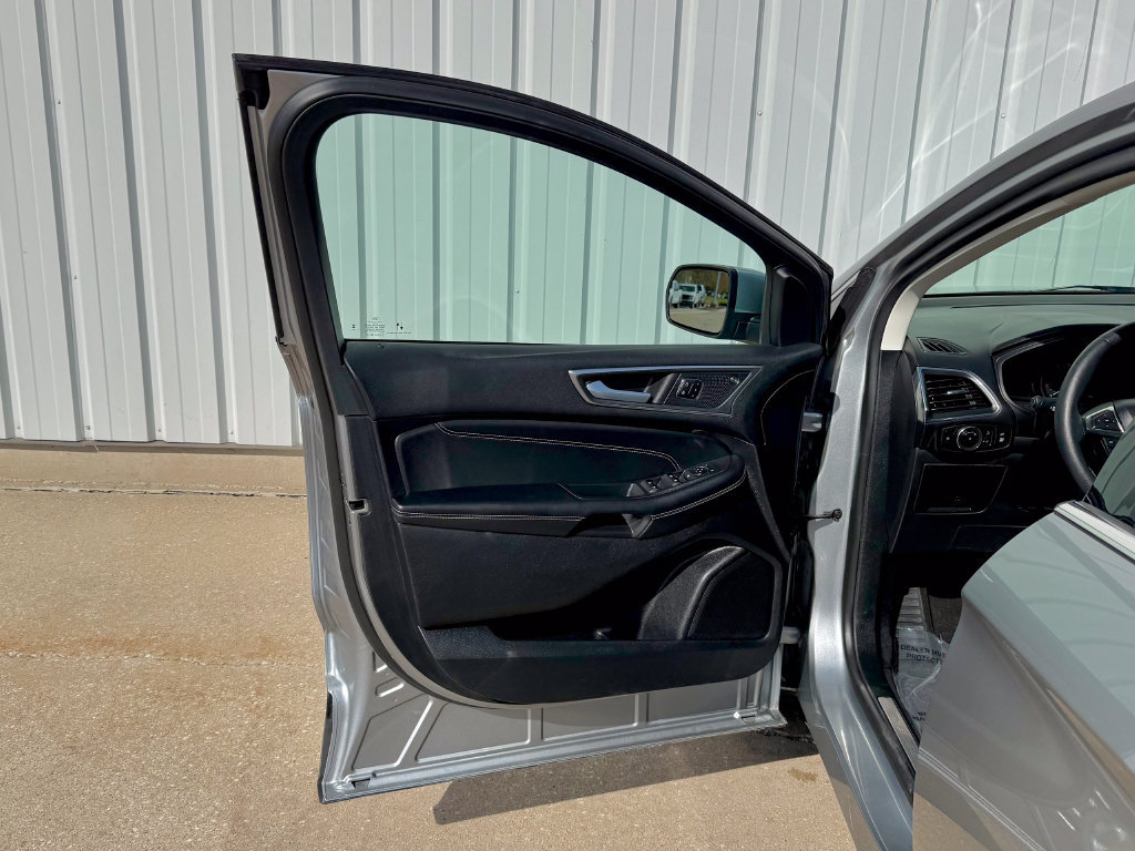 Used 2024 Ford Edge Titanium AWD/4WD image 14