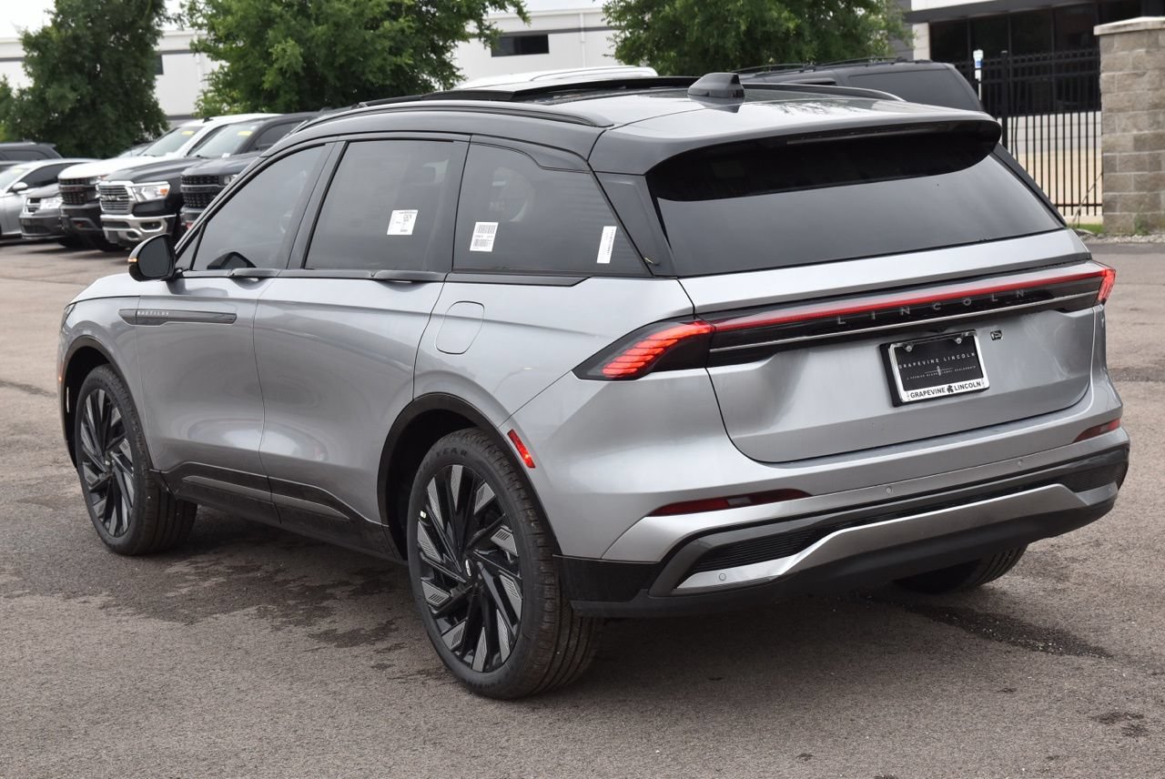 New 2026 Lincoln Nautilus Reserve w/ Jet Appearance Package AWD/4WD image 16