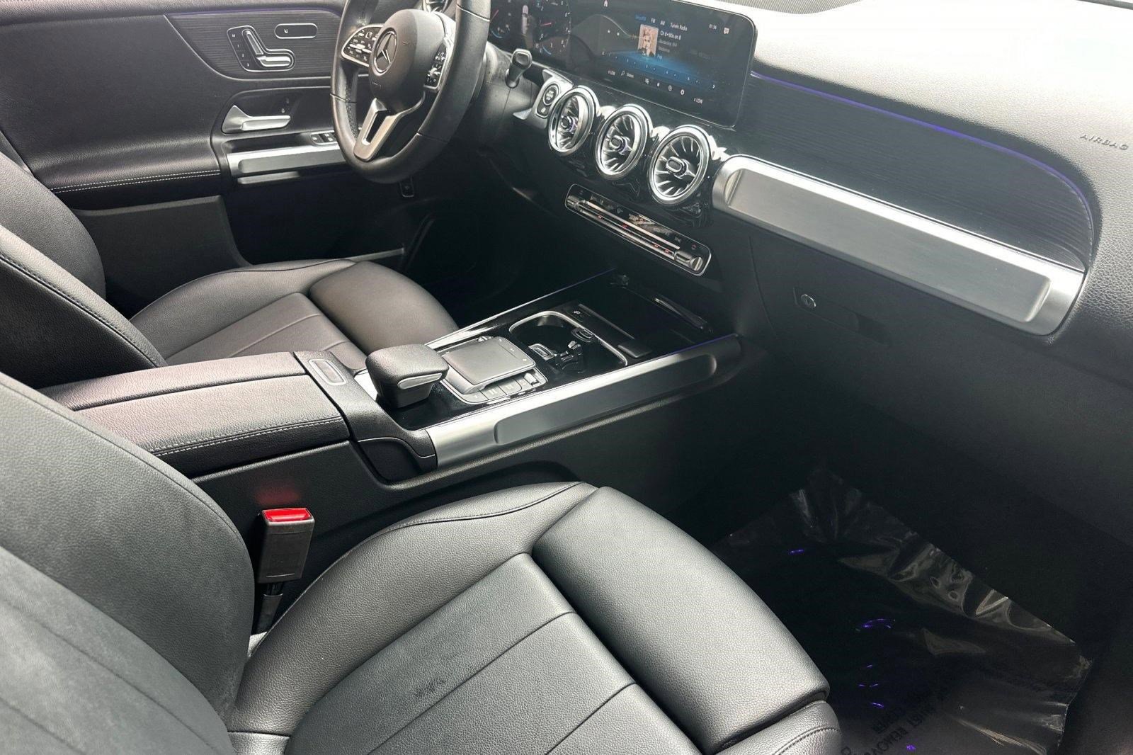 Used 2023 Mercedes-Benz GLB 250 4MATIC image 32