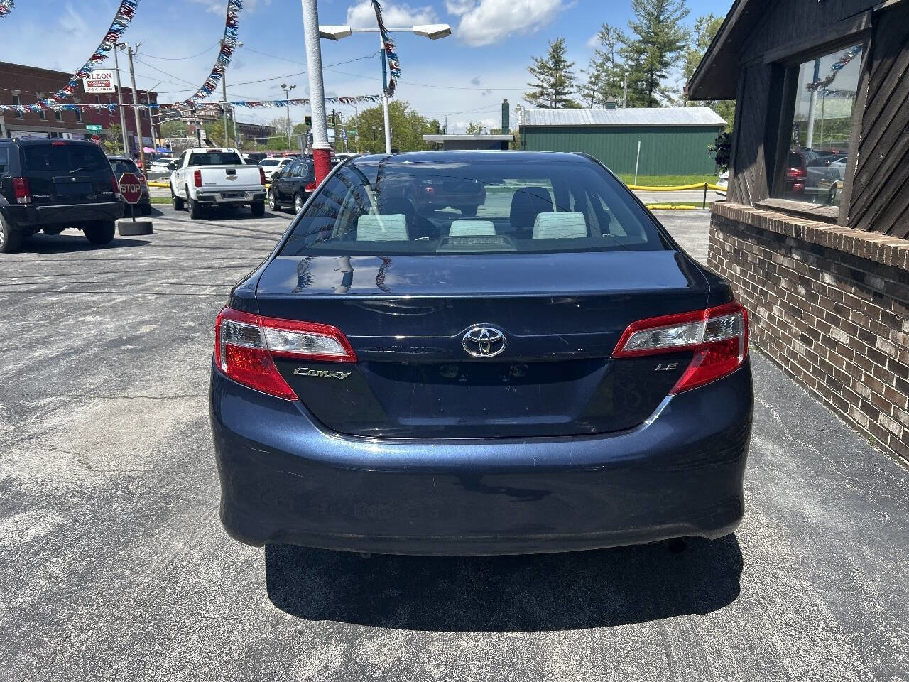 Used 2014 Toyota Camry LE w/ Moonroof Package FWD image 3