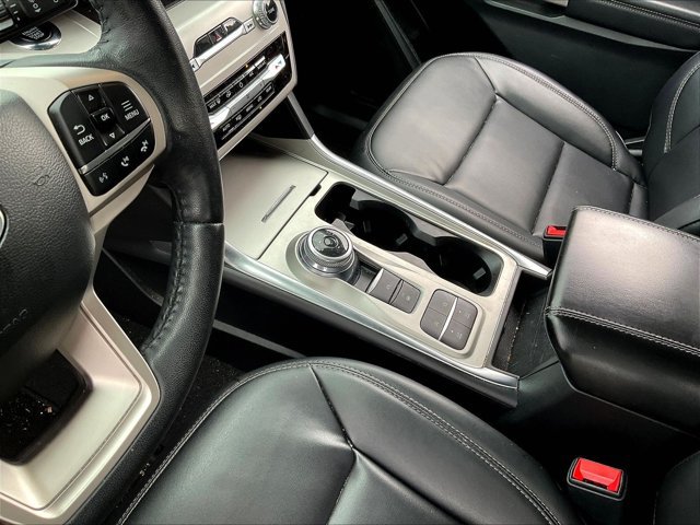Used 2023 Ford Explorer XLT w/ Equipment Group 202A RWD image 13