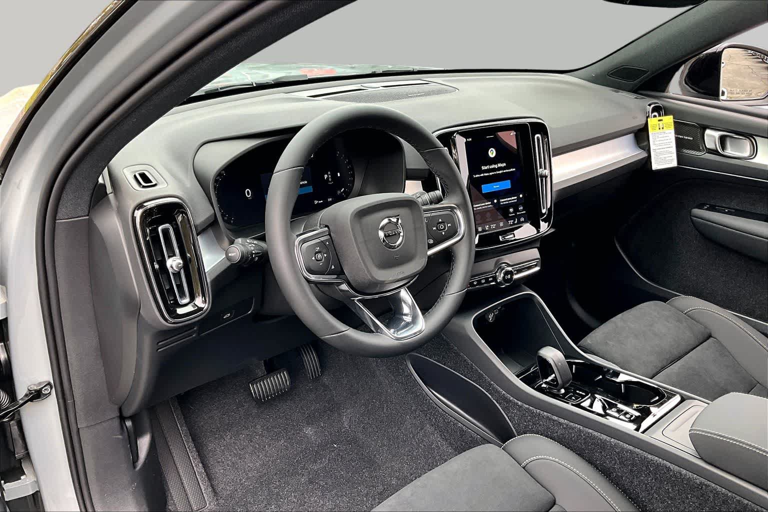New 2026 Volvo XC40 B5 Ultra w/ Protection Package Premier AWD/4WD image 9