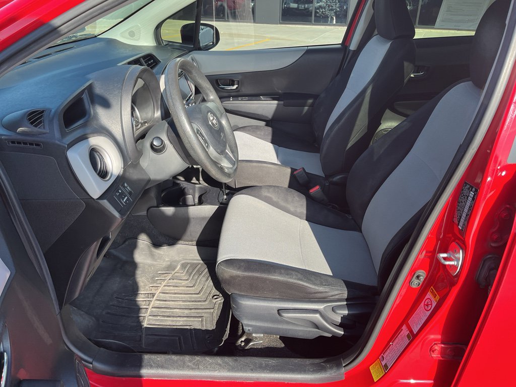 Used 2013 Toyota Yaris LE image 19