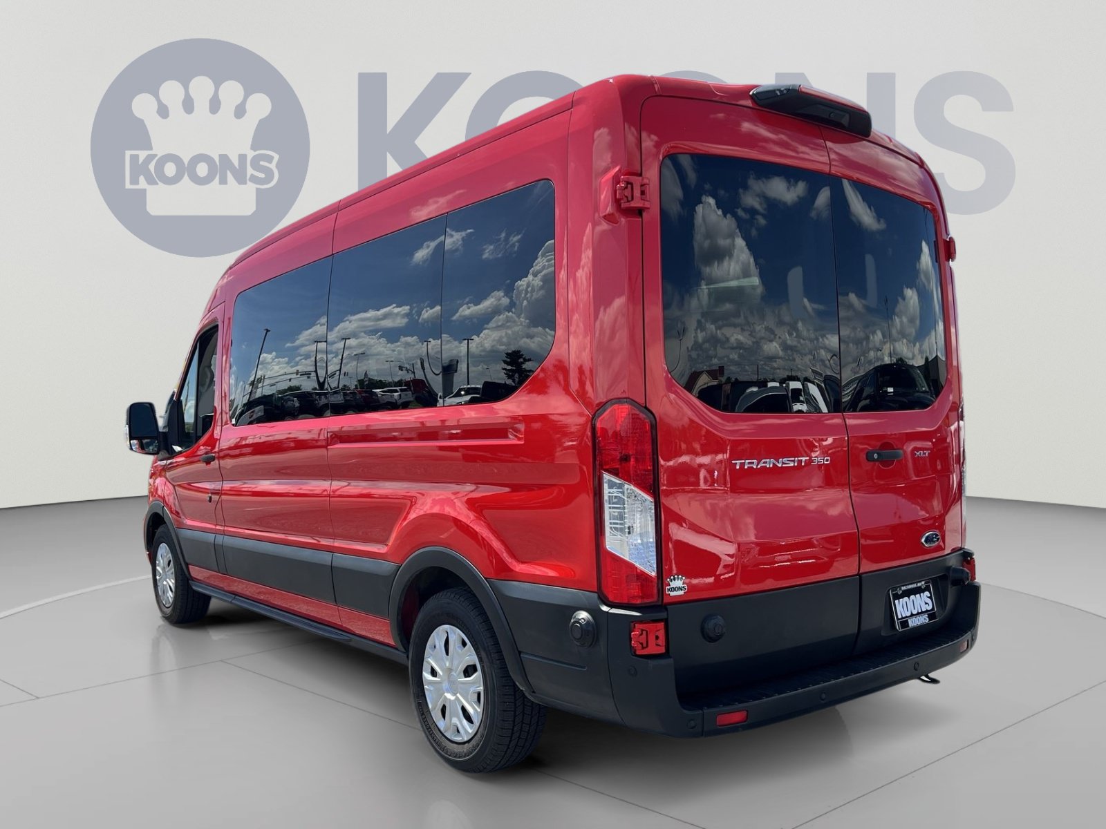 Used 2024 Ford Transit 350 XLT RWD image 4