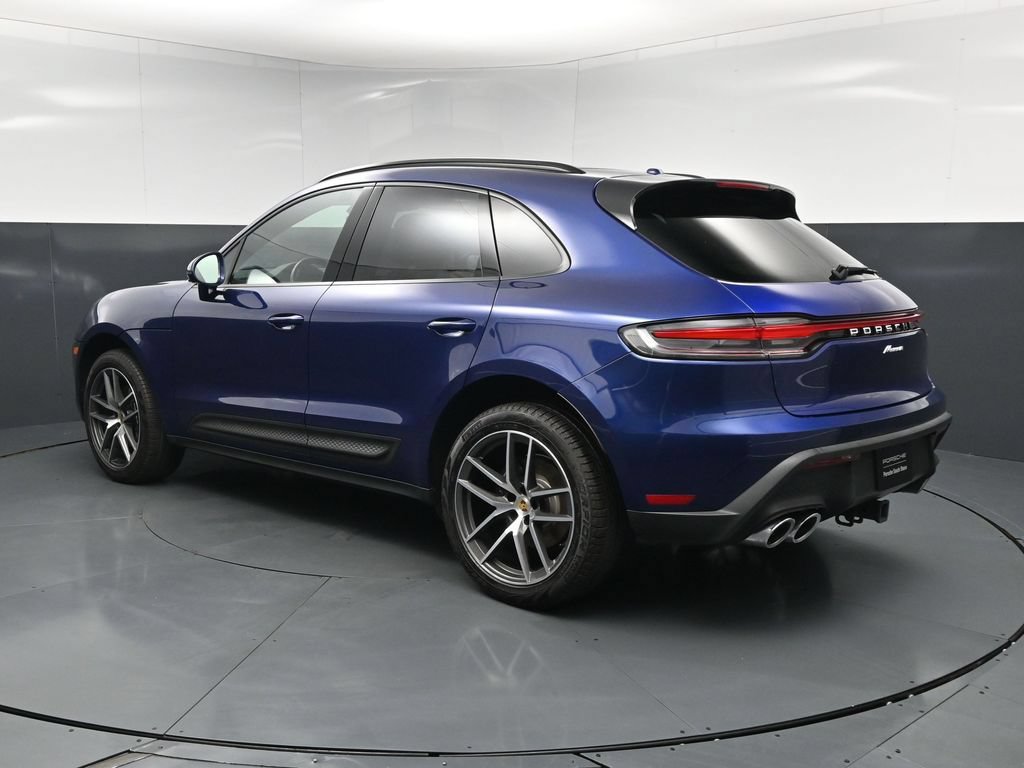 Used 2024 Porsche Macan w/ Premium Plus Package AWD/4WD image 3
