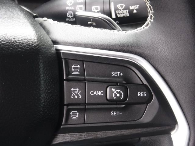 Certified 2023 Jeep Grand Cherokee L Laredo image 32