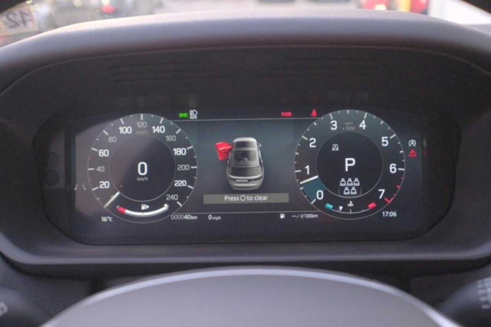 New 2025 Land Rover Discovery Dynamic SE image 27