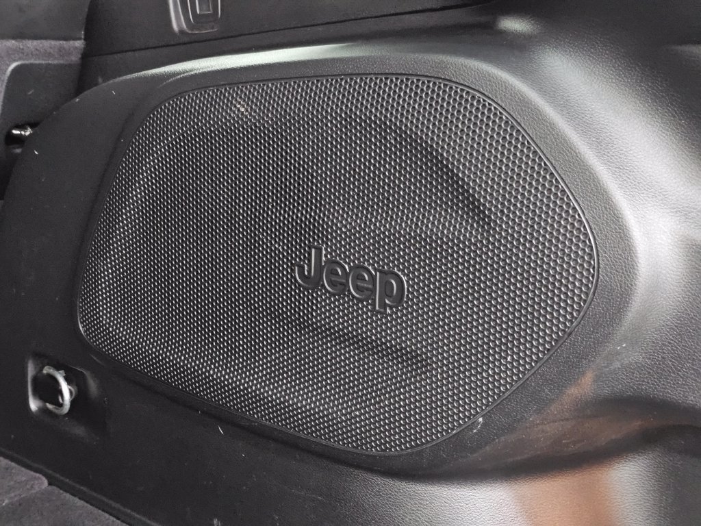 Used 2020 Jeep Cherokee Limited AWD/4WD image 27