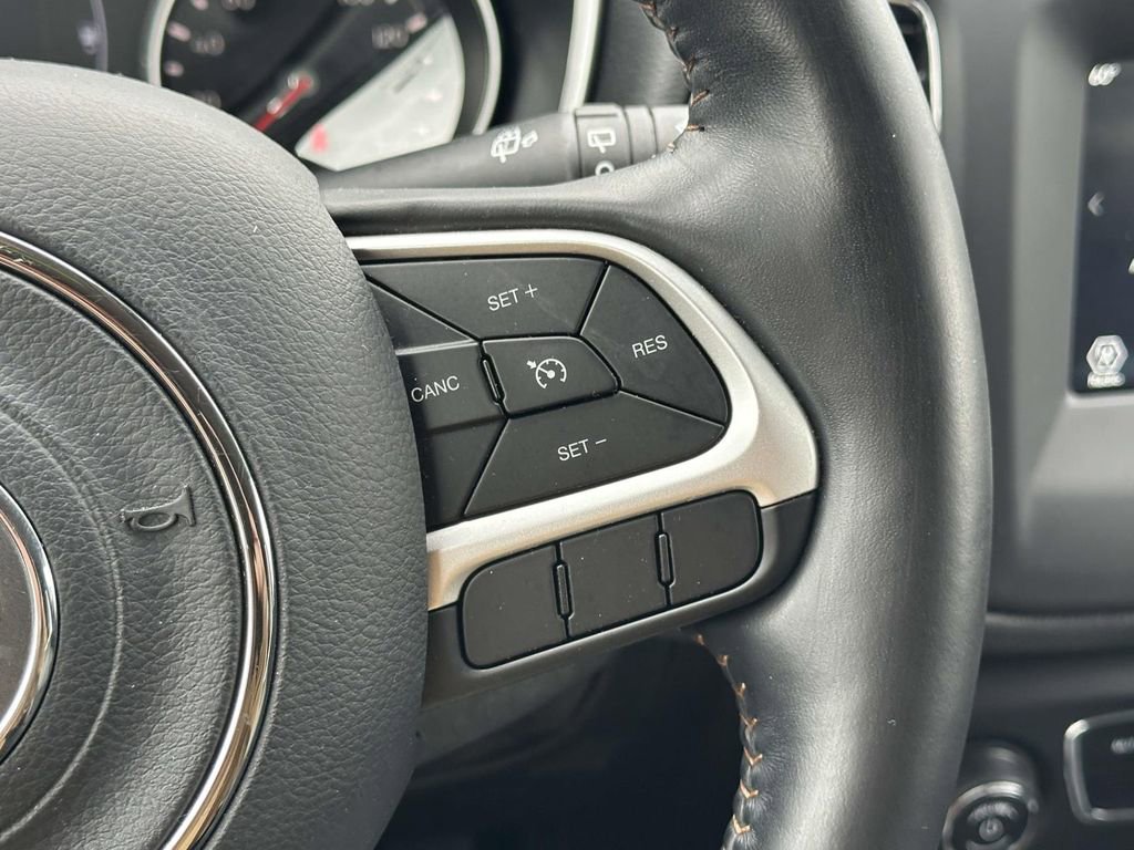 Used 2019 Jeep Compass Latitude w/ Cold Weather Group AWD/4WD image 25