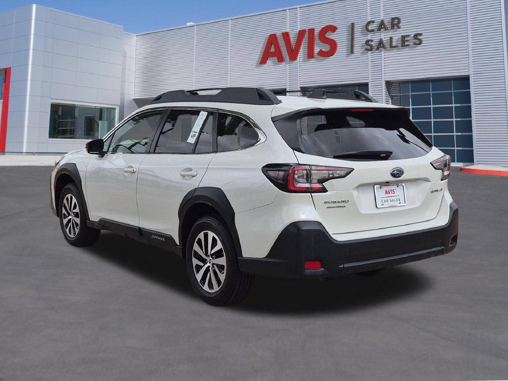 Used 2025 Subaru Outback Premium AWD/4WD image 9