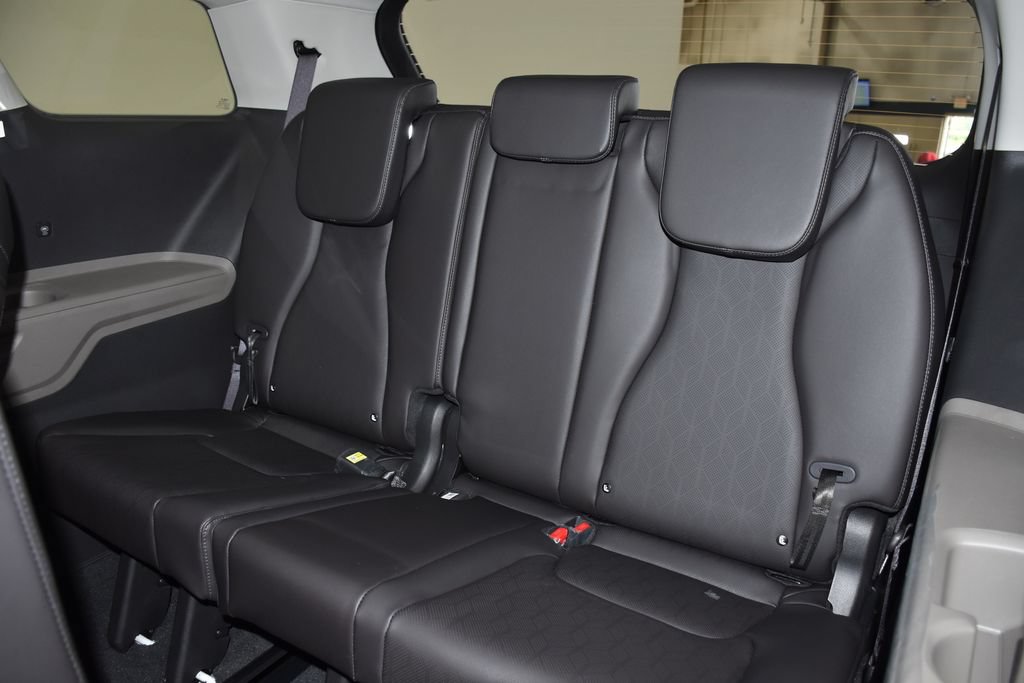 New 2027 Kia Carnival FWD image 28