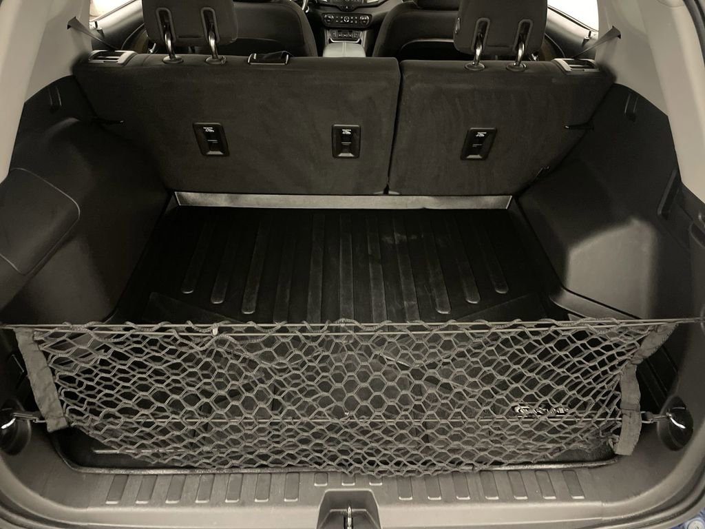 Used 2019 GMC Terrain SLE w/ Driver Convenience Package FWD image 18