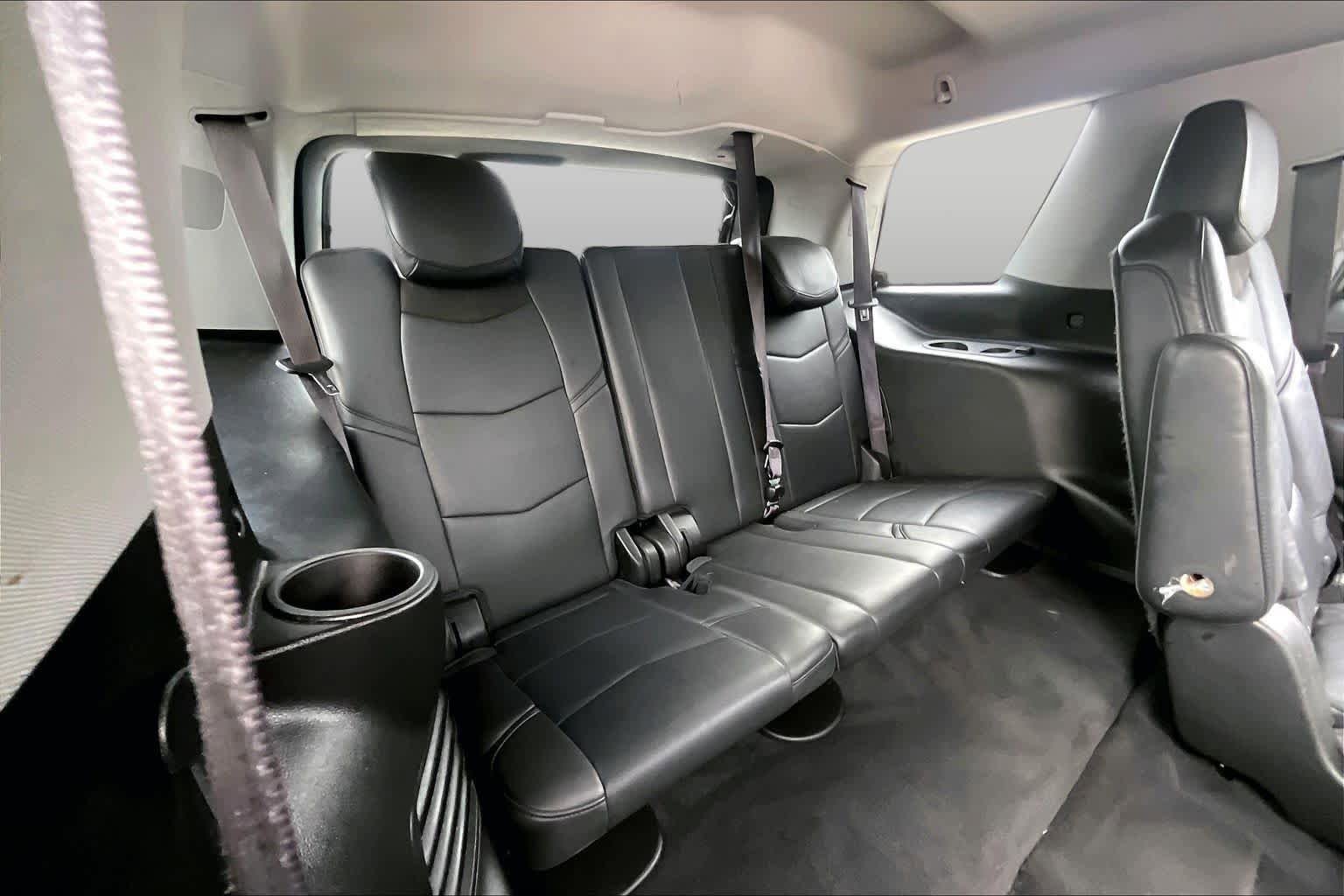 Used 2017 Cadillac Escalade Premium Luxury RWD image 34