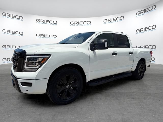 Used 2024 Nissan Titan SV w/ SV Convenience Package AWD/4WD image 3