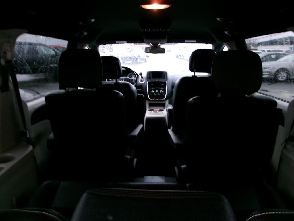 Used 2020 Dodge Grand Caravan SXT image 7