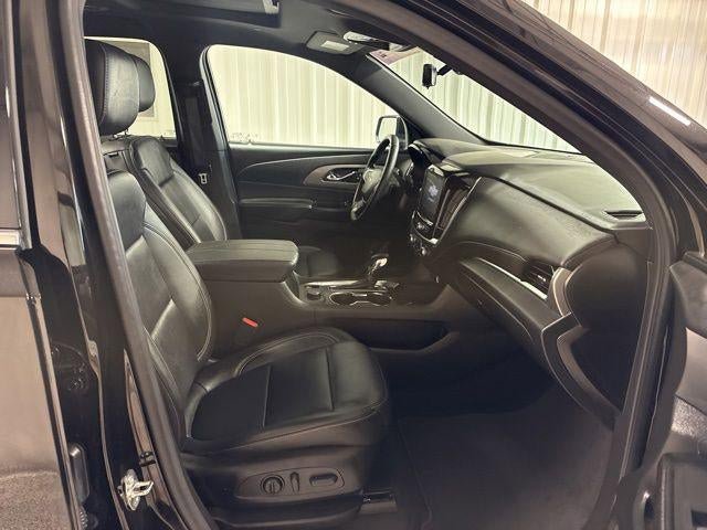 Used 2023 Chevrolet Traverse LT w/ LT Premium Package AWD/4WD image 24