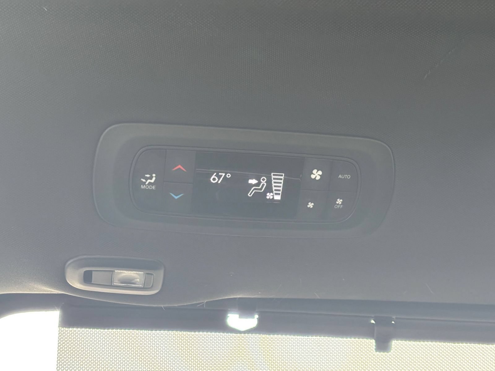 Used 2025 Chrysler Pacifica Limited FWD image 21