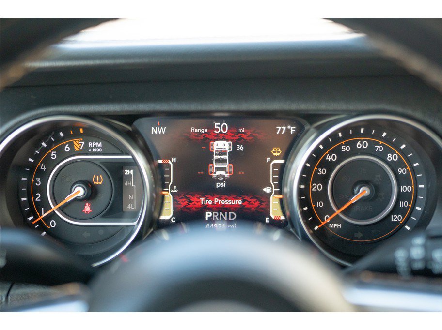 Used 2021 Jeep Wrangler Unlimited Sahara AWD/4WD image 9