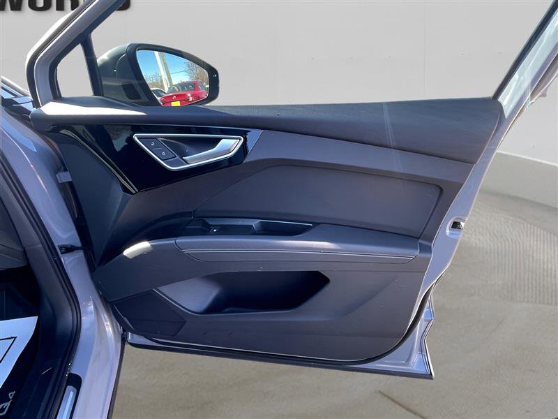 Used 2022 Audi Q4 e-tron Prestige image 29