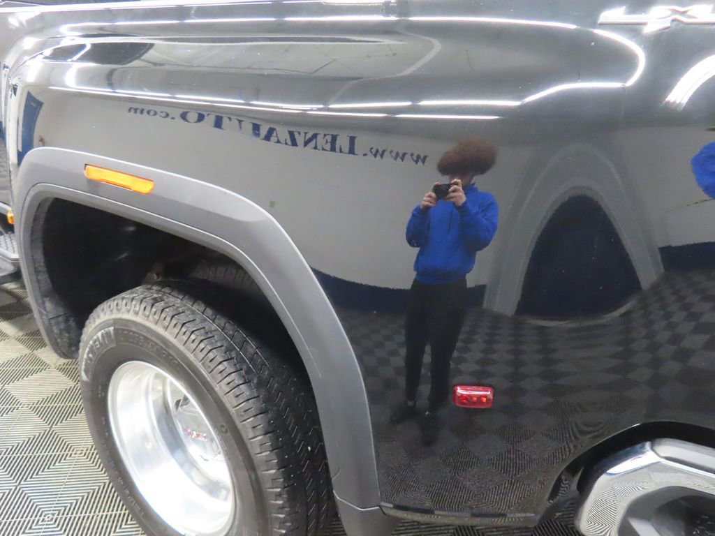 Used 2024 GMC Sierra 3500 SLT w/ SLT Premium Package image 39