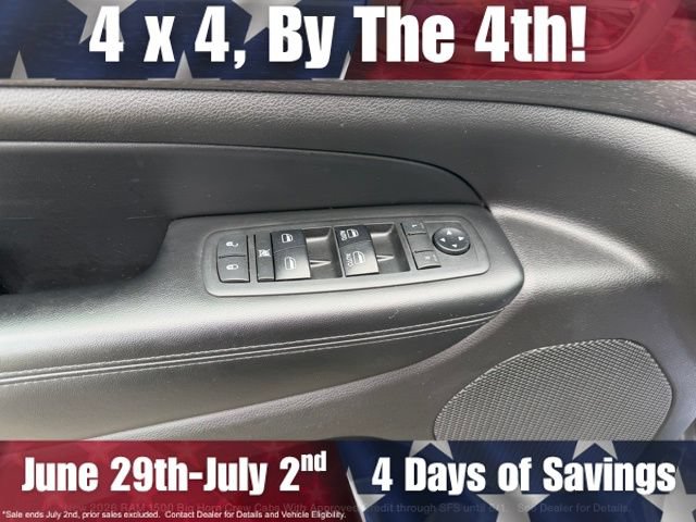Used 2018 Jeep Grand Cherokee Laredo AWD/4WD image 17