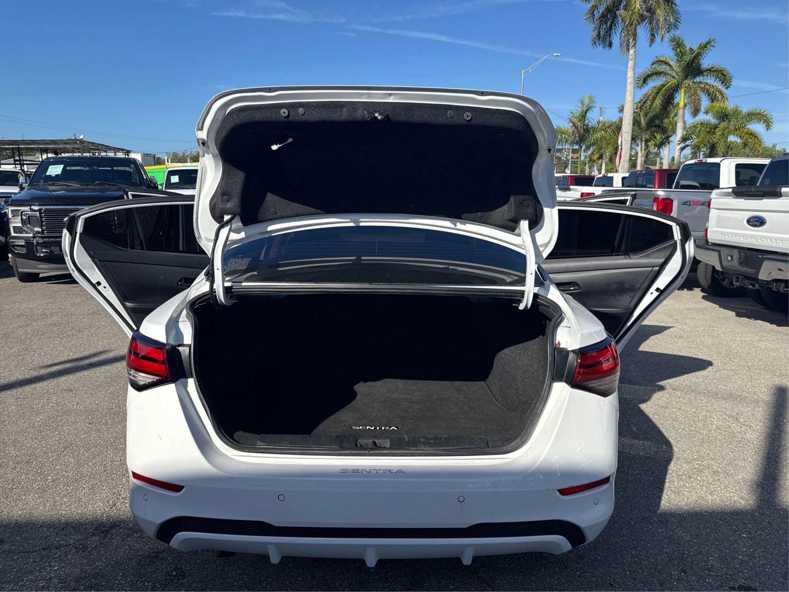 Used 2025 Nissan Sentra SV FWD image 13
