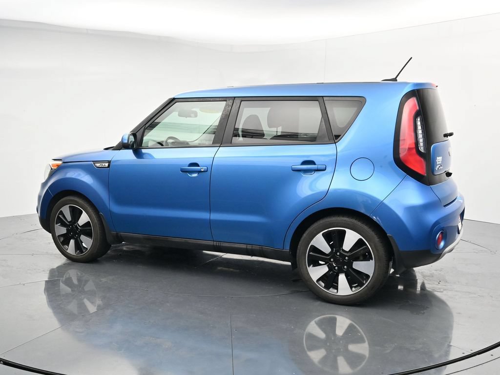 Used 2017 Kia Soul + w/ Designer's Package FWD image 5