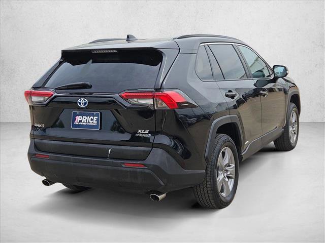 Used 2023 Toyota RAV4 XLE AWD/4WD image 5