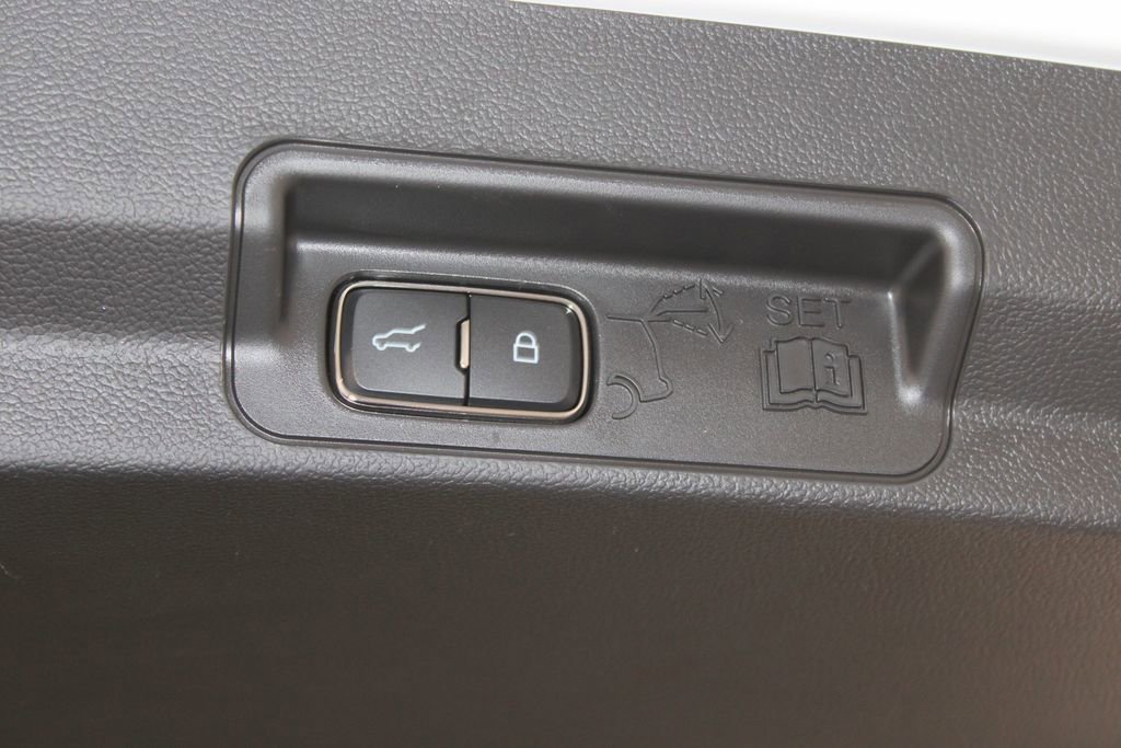 New 2026 Ford Explorer Active RWD image 16