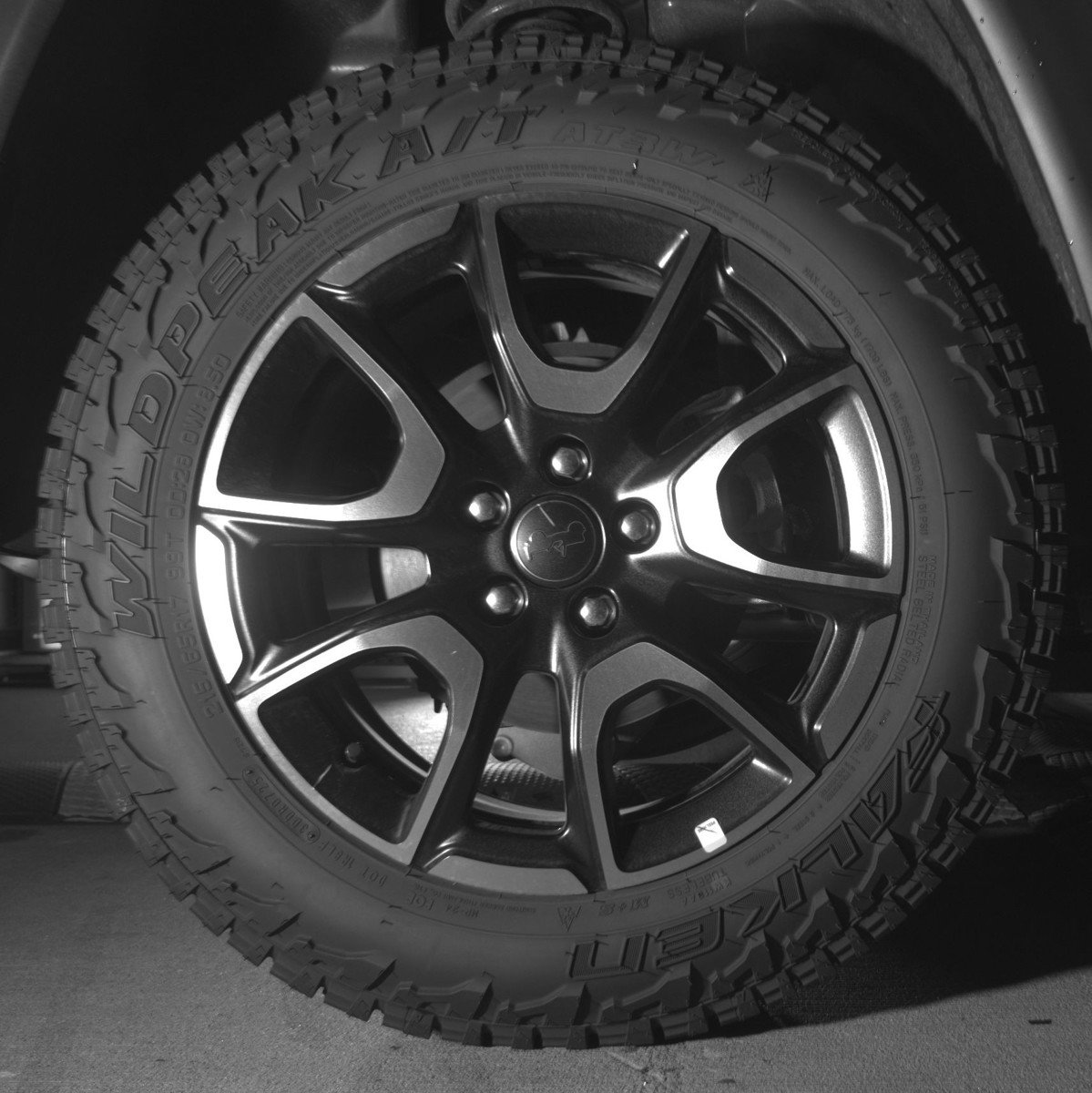 Used 2025 Jeep Compass Trailhawk AWD/4WD image 15