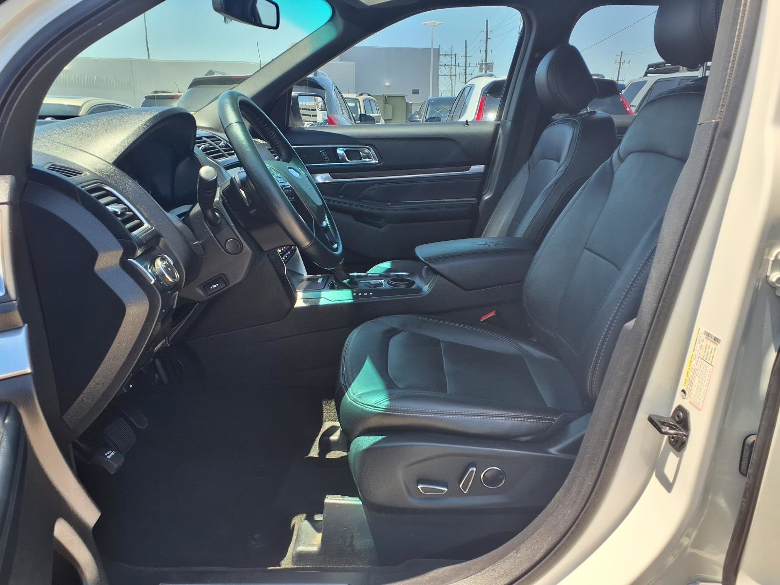 Used 2016 Ford Explorer Limited w/ Class II Trailer Tow Package FWD image 13