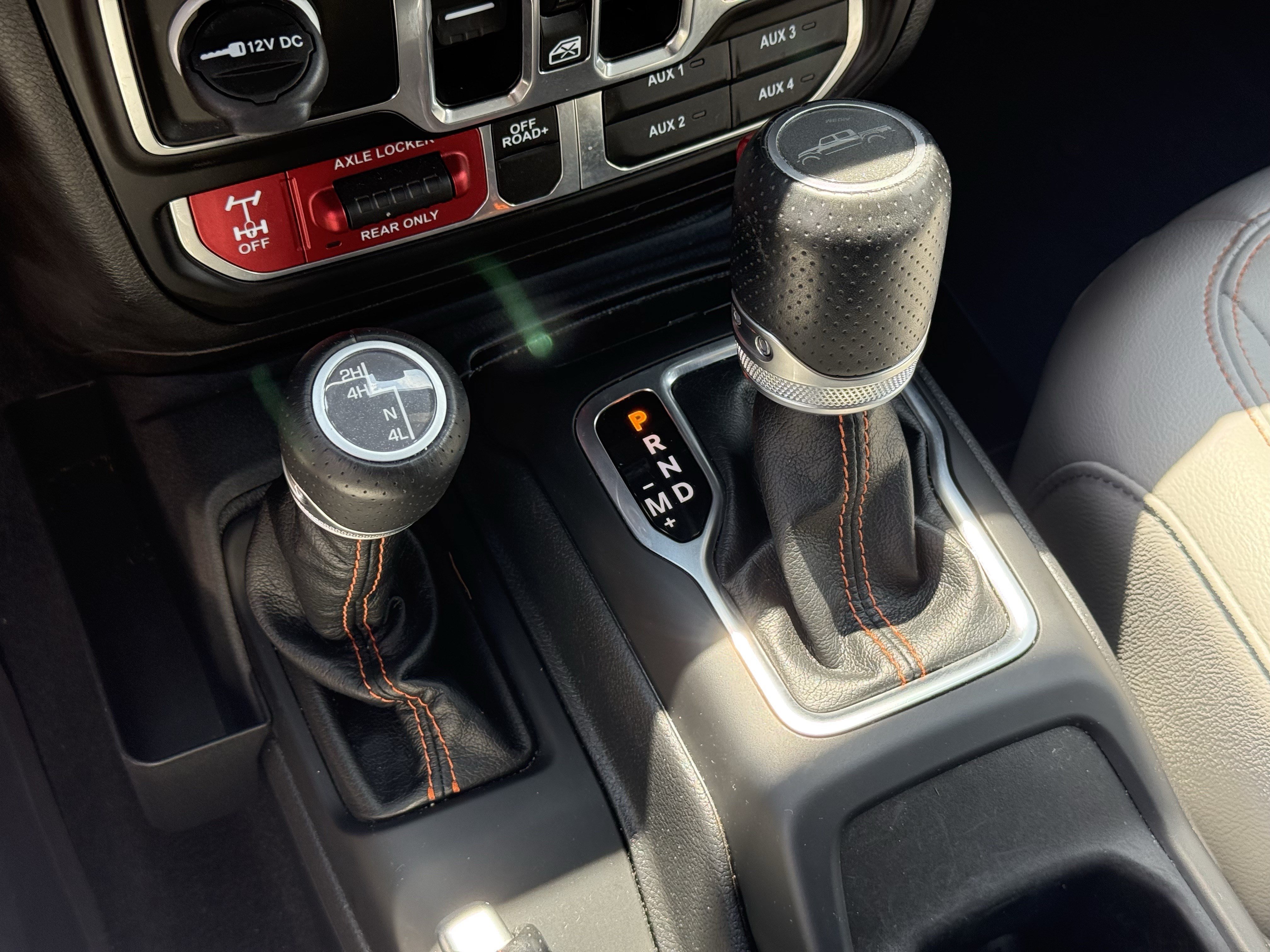 Used 2023 Jeep Gladiator Mojave w/ LED Lighting Group AWD/4WD image 24