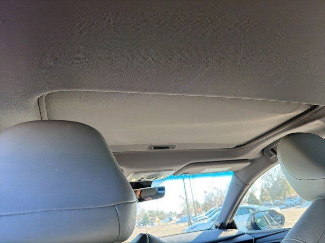 Used 2019 Toyota Avalon Limited image 14