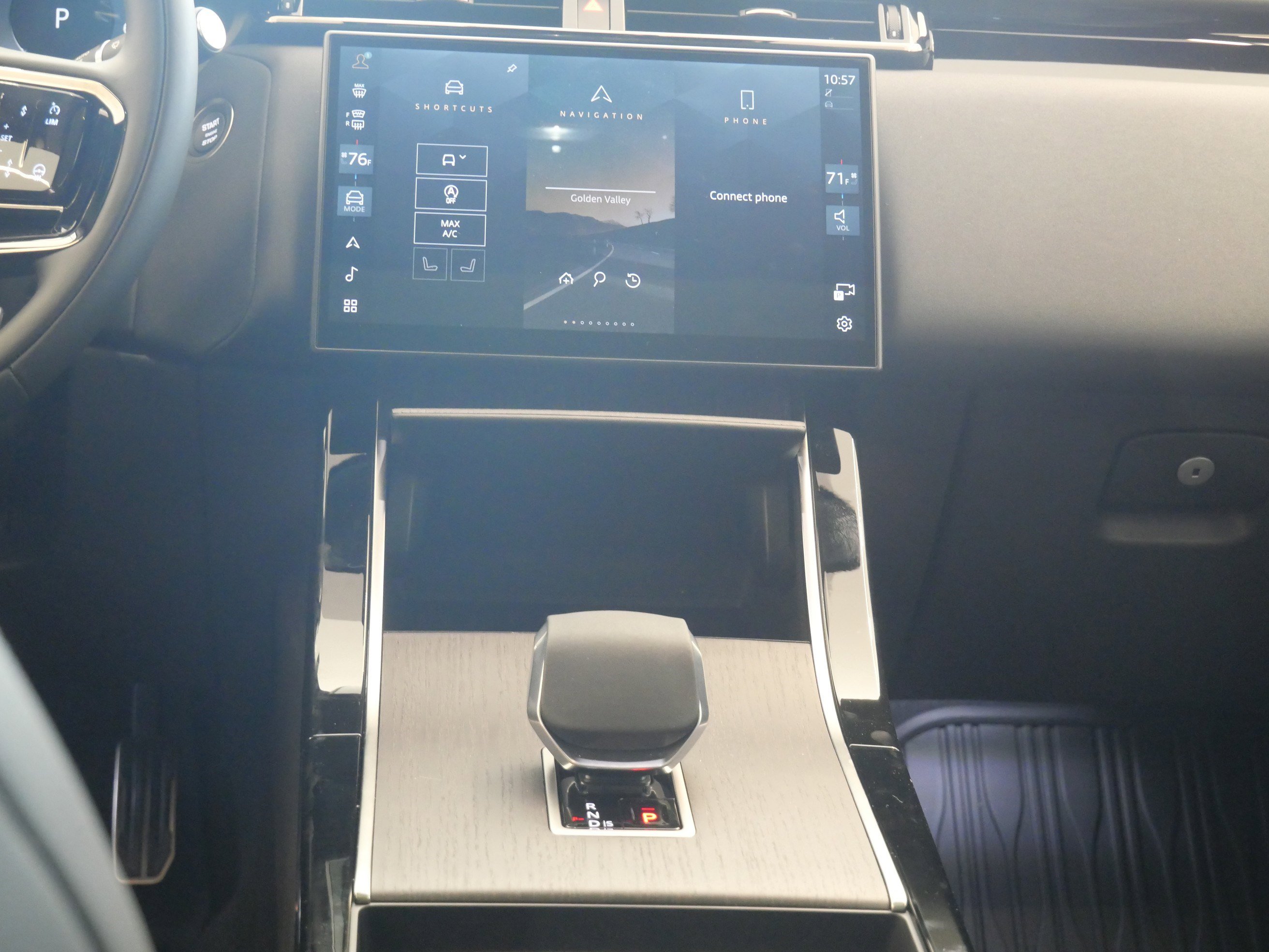 New 2026 Land Rover Range Rover Velar Dynamic SE AWD/4WD image 10