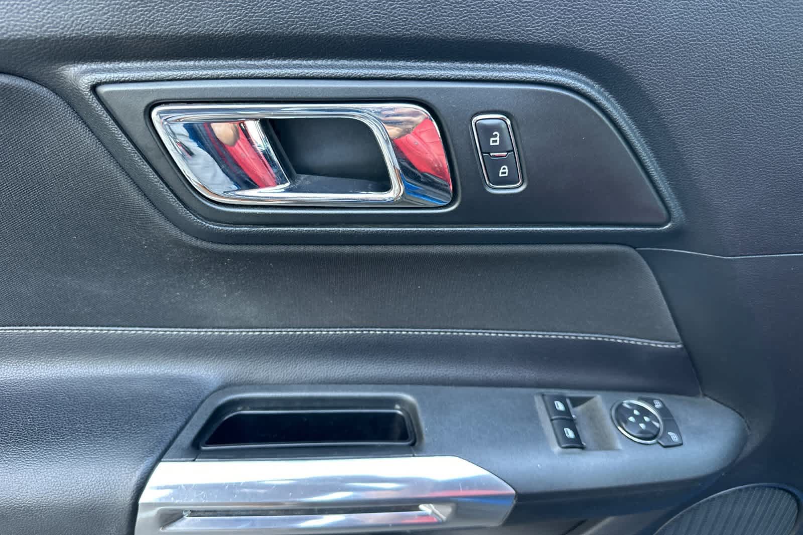 Used 2017 Ford Mustang GT RWD image 13