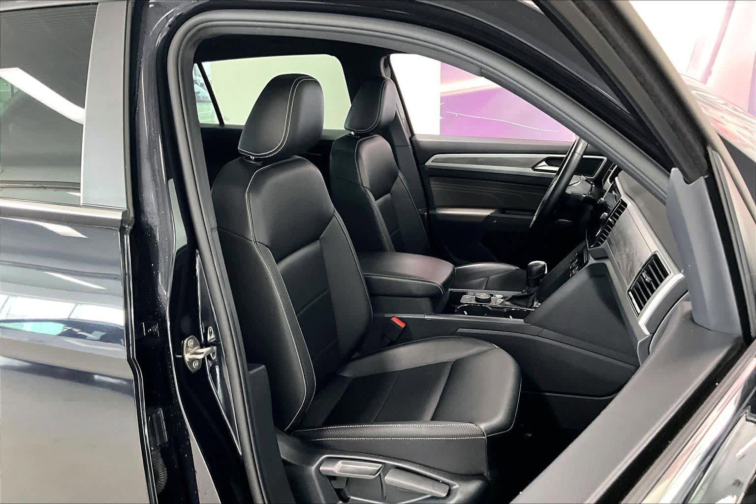 Used 2023 Volkswagen Atlas Cross Sport SE w/ Panoramic Sunroof Package AWD/4WD image 11