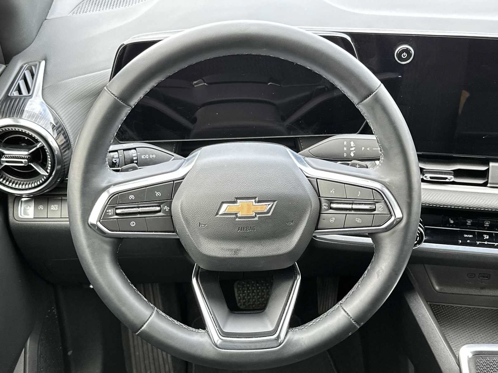 Used 2026 Chevrolet Equinox LT FWD image 23