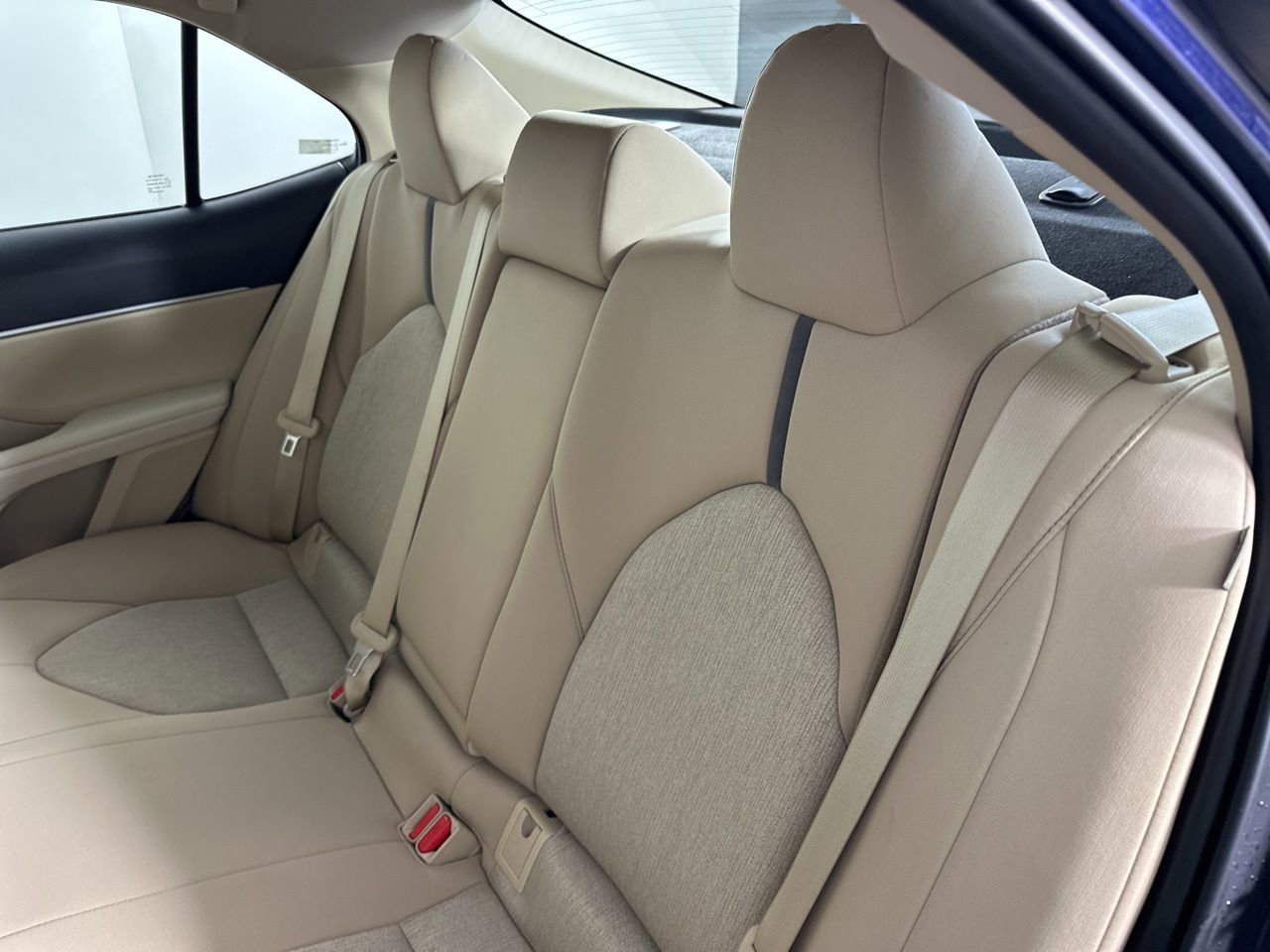 Used 2022 Toyota Camry LE image 21