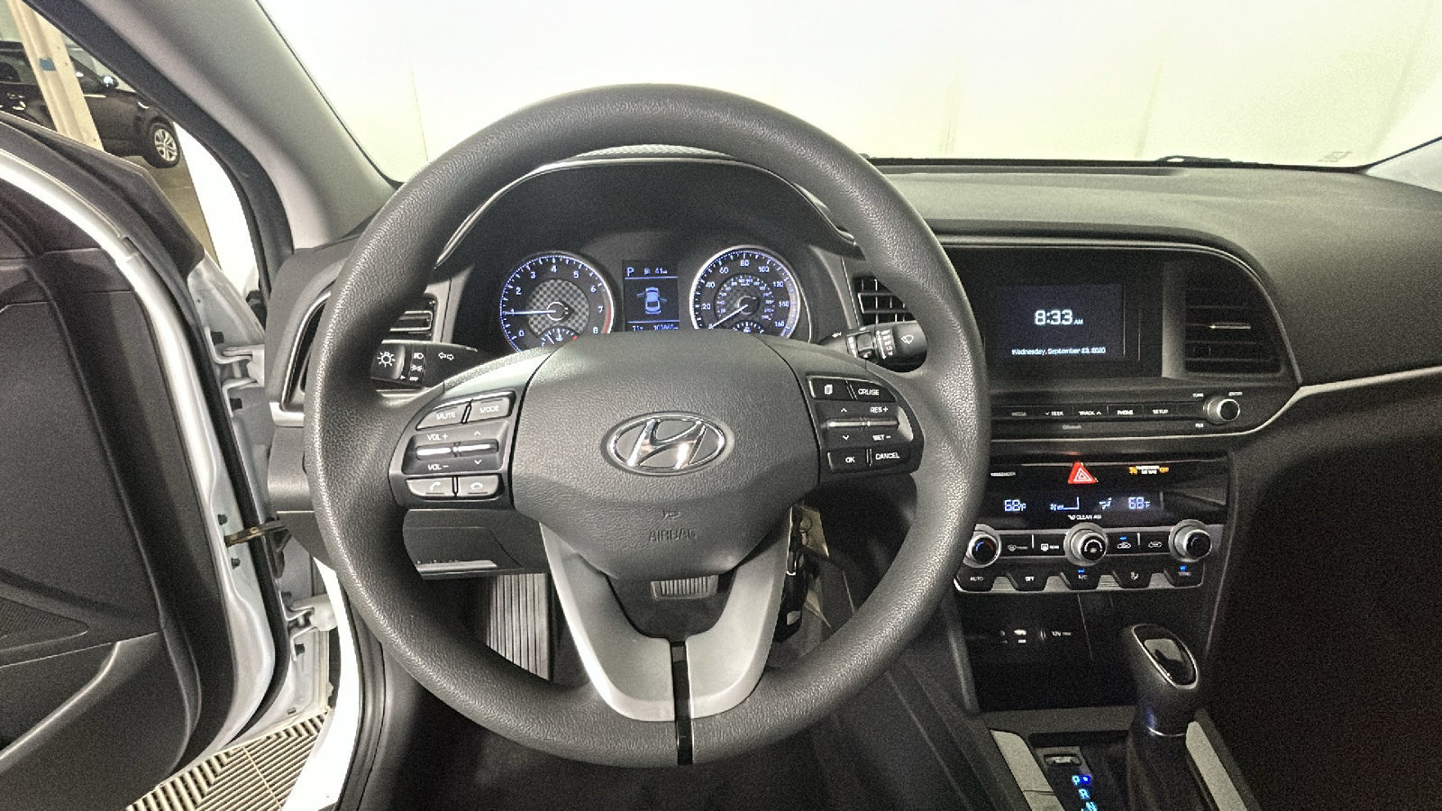 Used 2020 Hyundai Elantra SE w/ Cargo Package (C1) FWD image 18